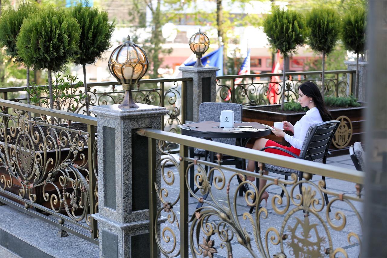 Plaza Hotel Biszkek Zewnętrze zdjęcie